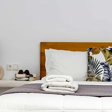 Naxos Ark Lägenhetshotell 3*